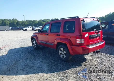 2010 Jeep Liberty Sport z USA, uszkodzony, nr VIN 1J4PP2GK3AW104827